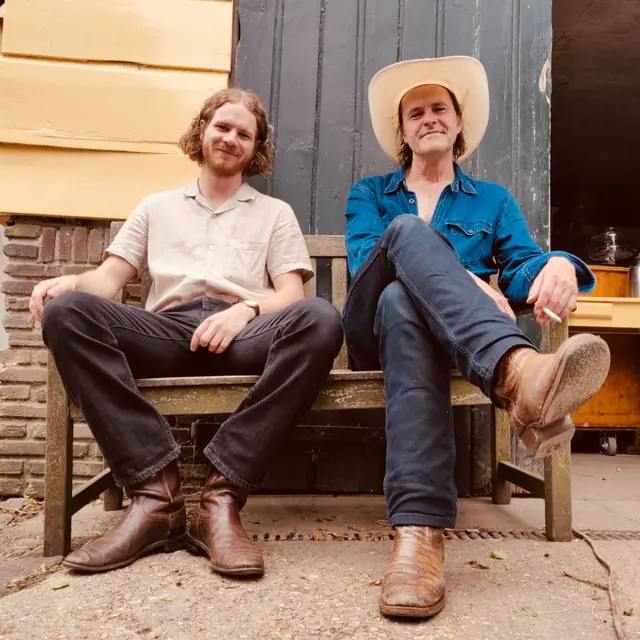 DRUM&BEEKER - Kapot Ver Weg - Album Release — De Meulewiekers, Venlo