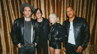 ALL THE FEELINGS TOUR mit Metric, Broken Social Scene und Stars
