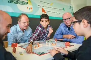 (Groß)eltern-Kind-Workshop Gestalte deine ideale Gesellschaft (8+)
