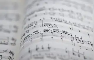 Eine Stunde Klassik in der Bibliothek
