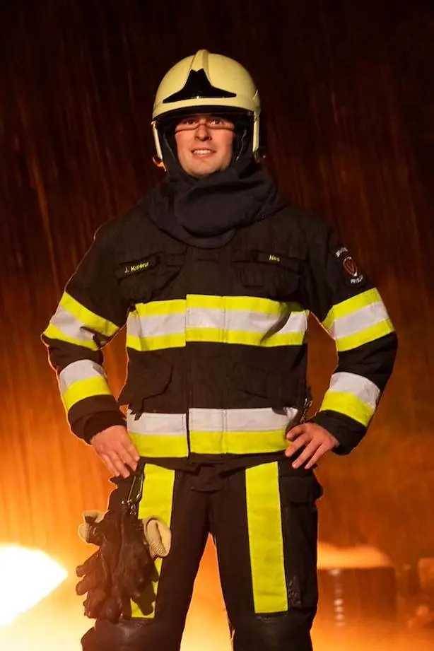 Voorleeshalfuurtje met de brandweer — Bibliotheek Ameland - Nes, Nes