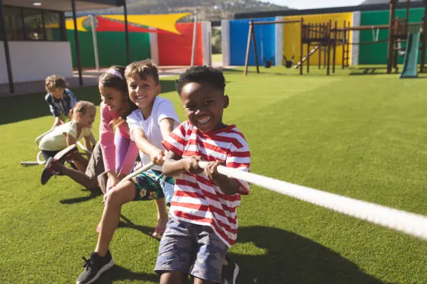 KinderLab Oostgaarde spielt draußen — KinderLab Oostgaarde, Capelle aan den IJssel