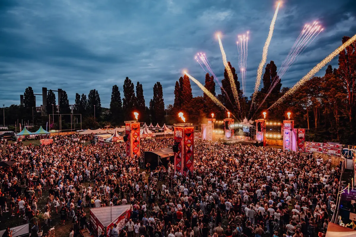 Under The Bridge Festival — De Spijkenisserbrug, Spijkenisse