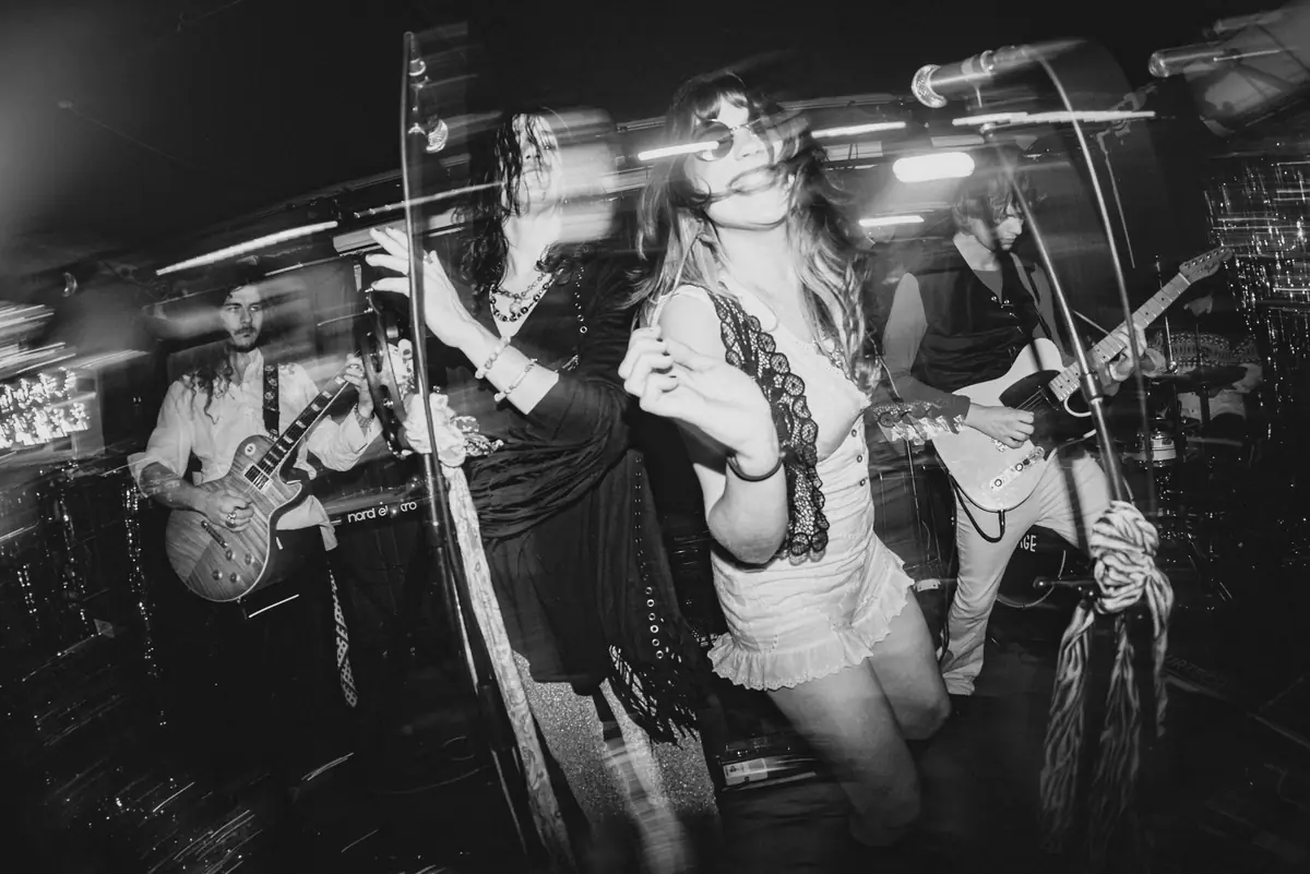 Vintage Voltage (UK) + Freaks Out — De Piek, Vlissingen