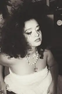 Dali Presents HER
