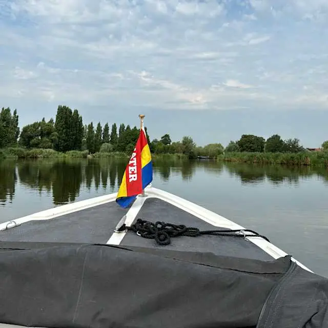 Rent an electric boat — Infopunt Vlaardingen, Vlaardingen