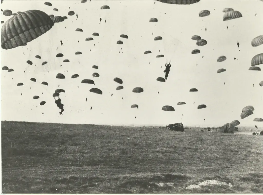 Operation Market Garden: Aus der Perspektive der 82. Luftlandedivision, von Hans te Loo — Airborne Museum Hartenstein, Oosterbeek
