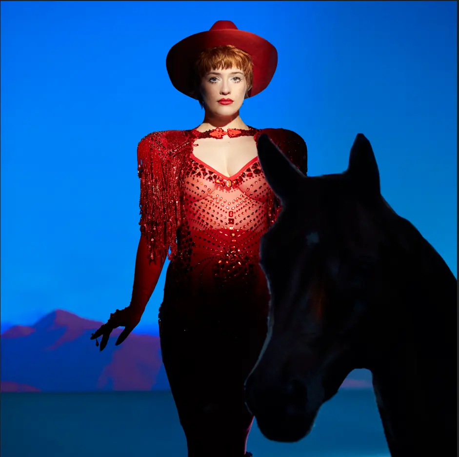 Valentina Tóth, Revue Revanche — Theater Stroud, Putten