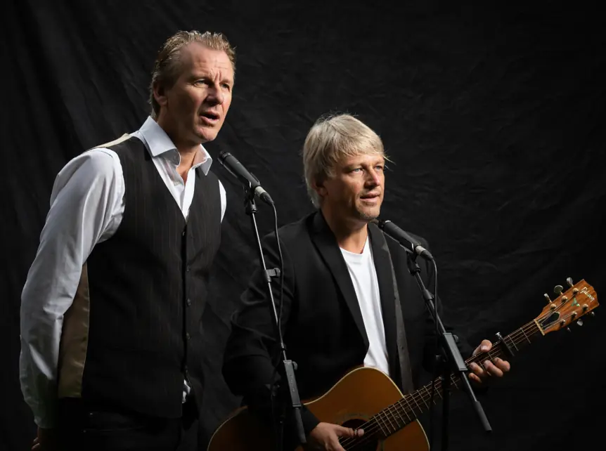 Simon & Garfunkel, On Tour — Theater Stroud, Putten