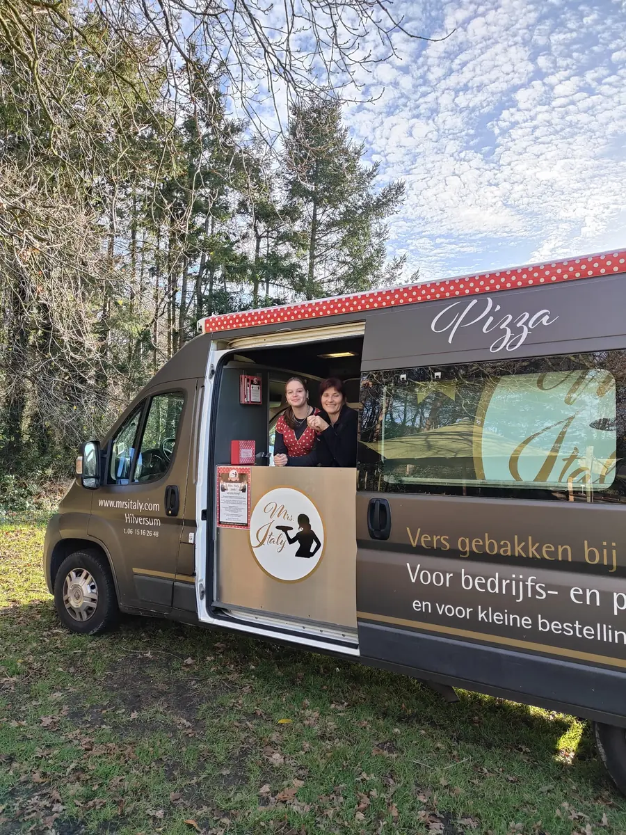 First Friday: Wein & Pizza — Wijngaard Zonnestraal, Hilversum