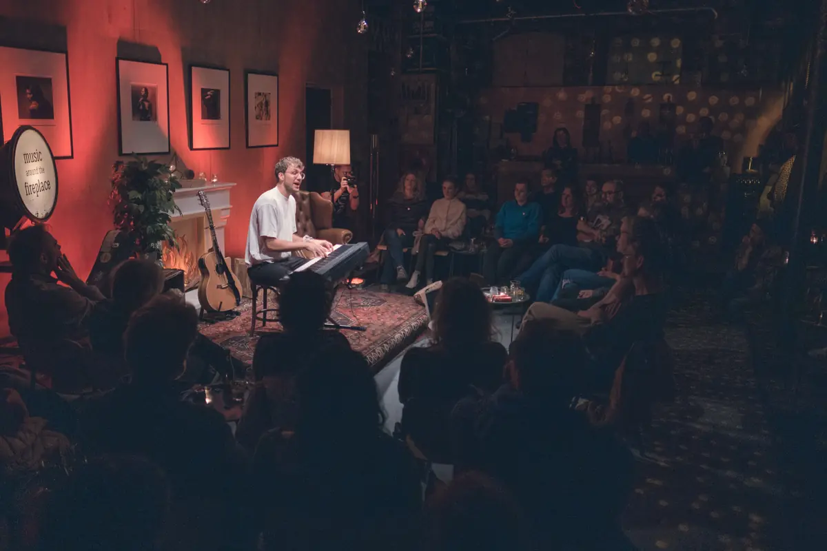 Music Around The Fireplace — De Vioolkist, Hilversum