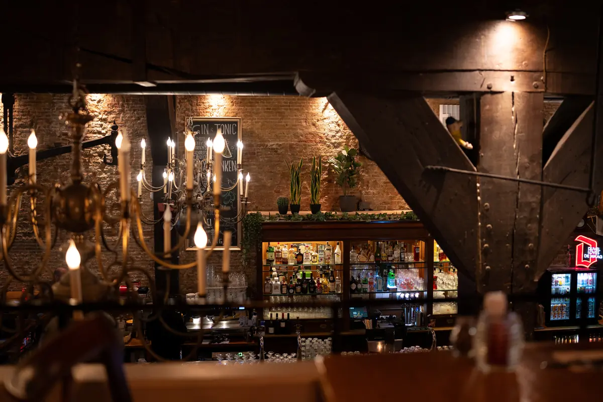 Ein Abend voller Theater, Geschichte & gutes Essen bei der Waag — De Waag, Delft