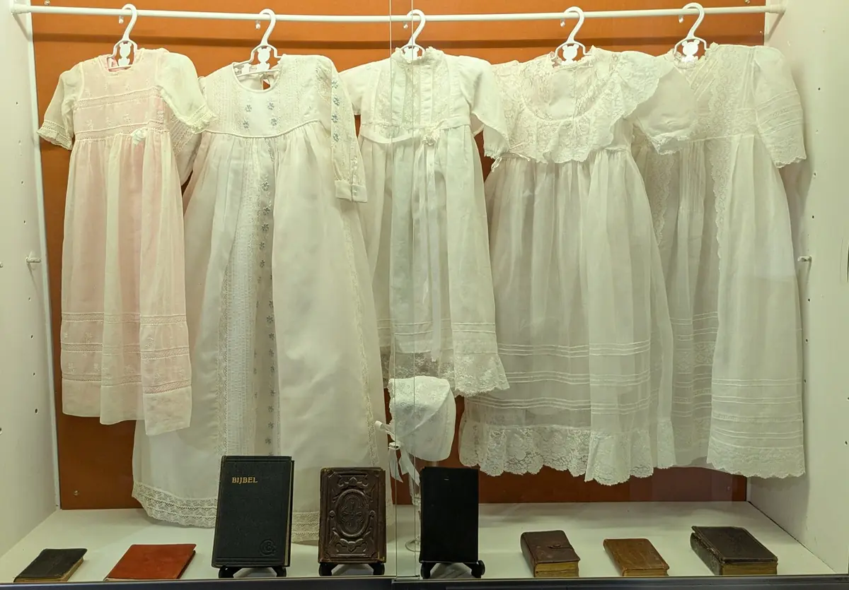 Expositie Doopjurken door de tijd - Museum Noordwijk — Museum Noordwijk, Noordwijk
