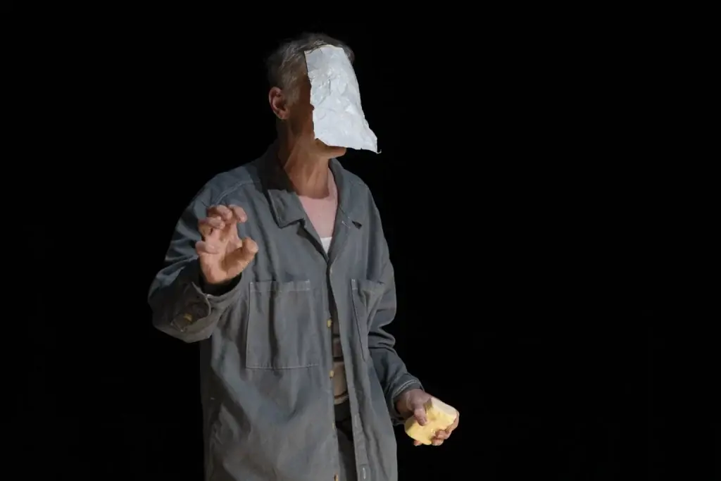All before death is life (8+) - Theater Artemis & Benjamin Verdonck — Leidse Schouwburg, Leiden