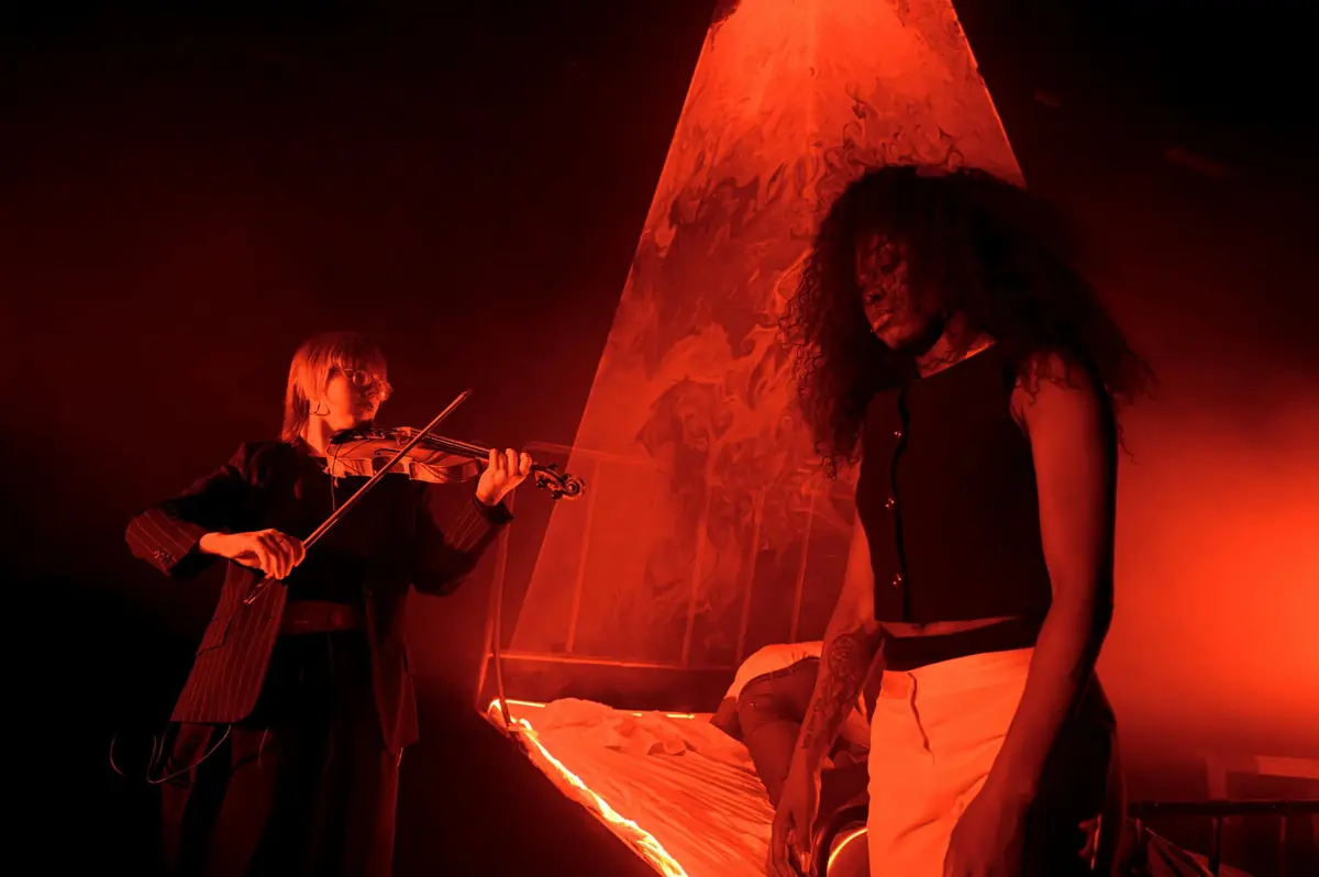 Yes-Girl — LUX, Nijmegen