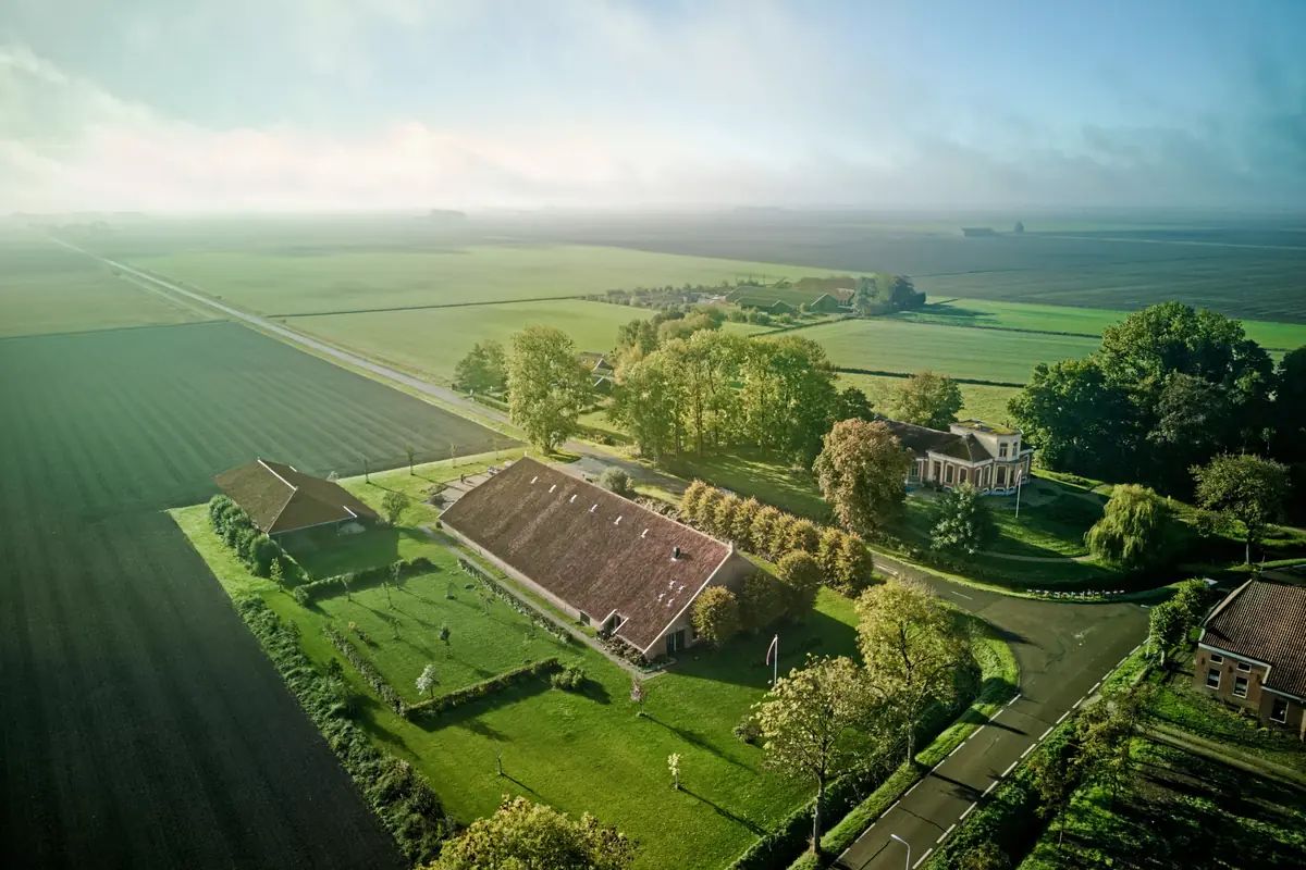 Rondleiding door een Oldambtster boerderij en slingertuin — Hoogheem Erfgoed & Logies, Nieuwolda