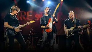 A Tribute to the Legendary Dire Straits Performed by dIRE sTRATS