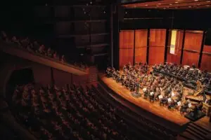 Nationales Jugendorchester: Wintertournee mit Liza Ferschtman — De Oosterpoort, Groningen