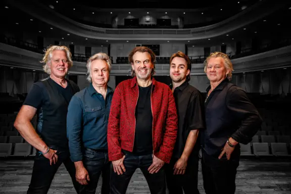 Onze Earring — Theater Hanzehof & Buitensociëteit, Zutphen