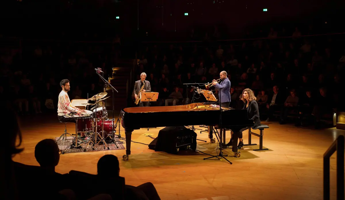 Amir ElSaffar New Quartet (US) — Paradox, Tilburg
