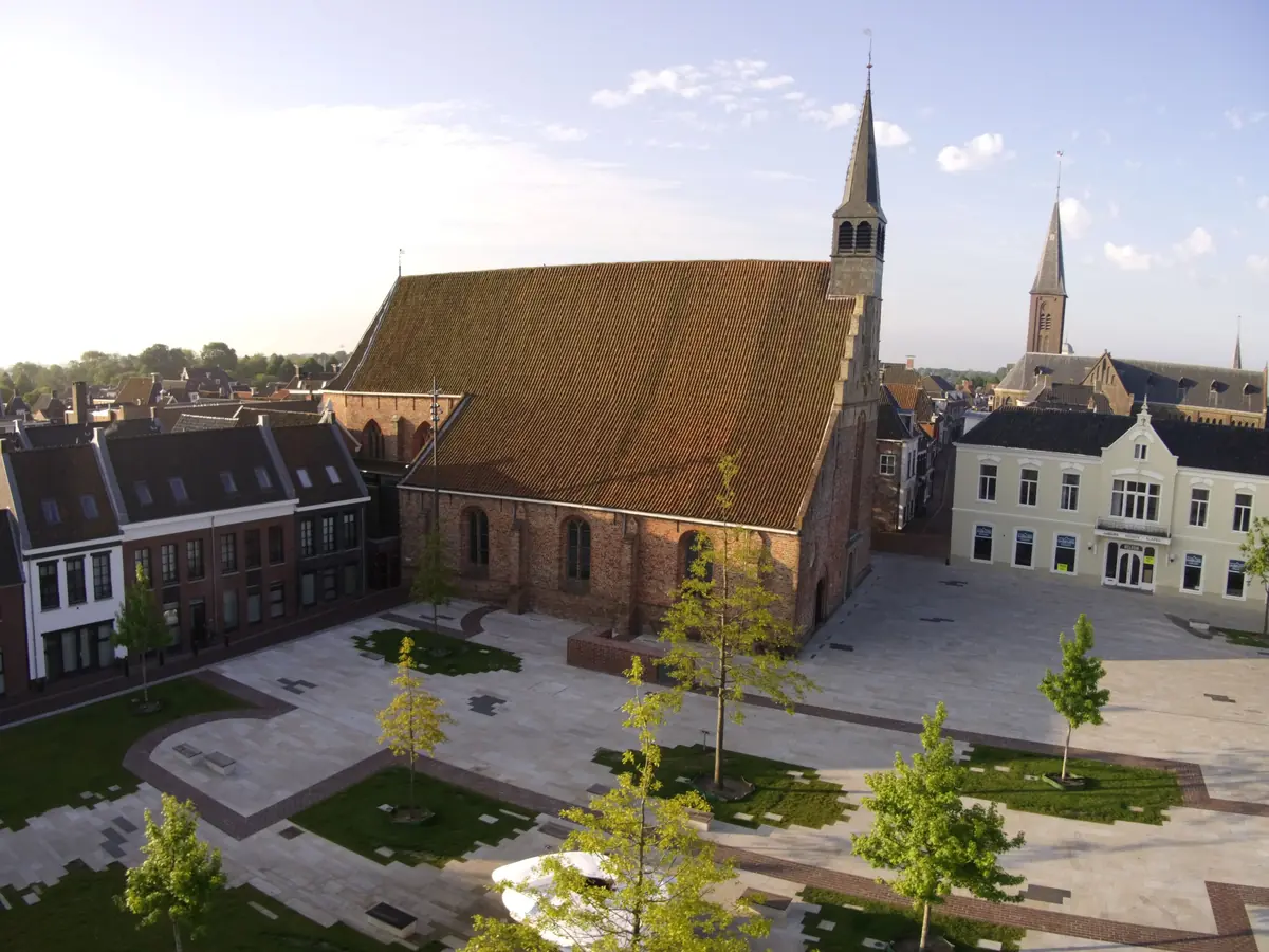 Kirchtürme, Leuchttürme der Bedeutung — Grote- of Sint-Martinuskerk Dokkum, Dokkum