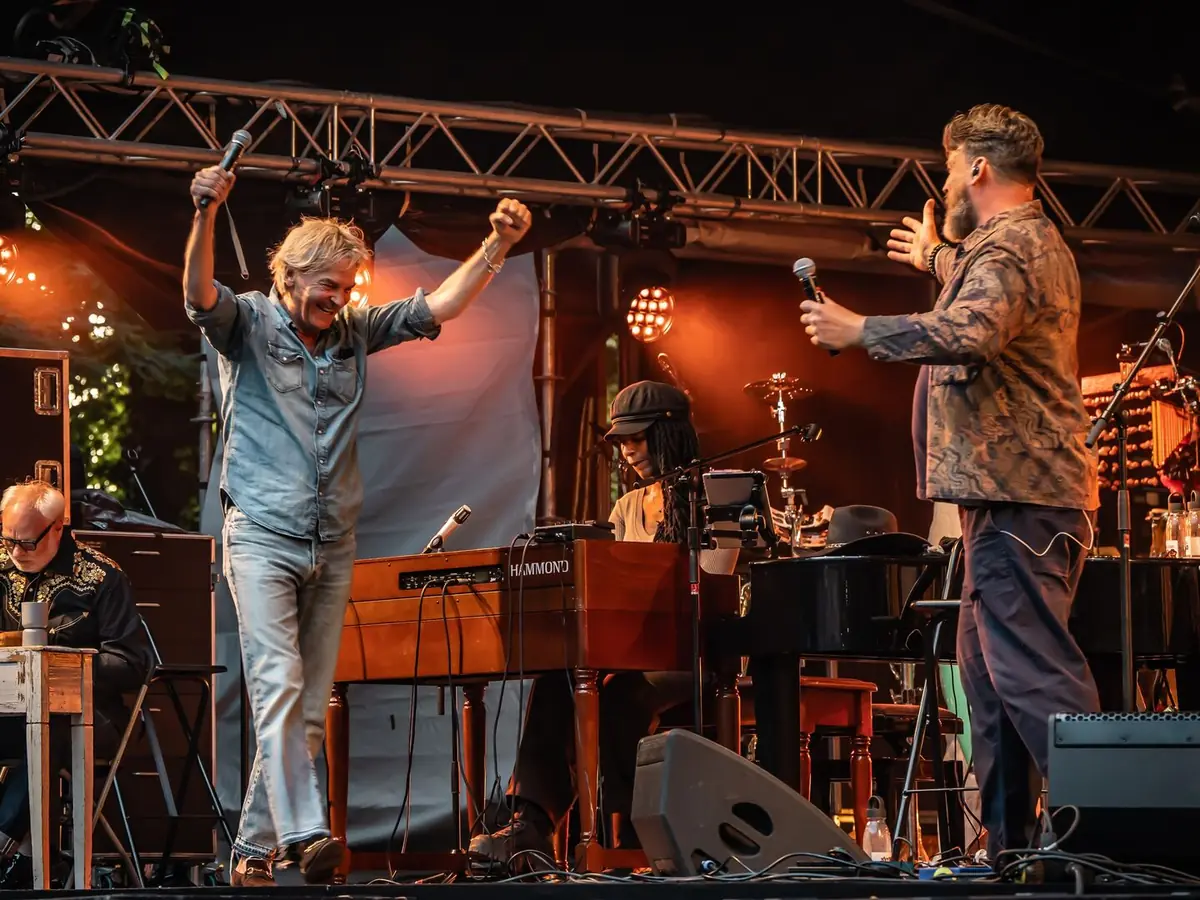Matthijs van Nieuwkerk and the Sven Hammond Big Band — Natuurtheater Kersouwe, Heeswijk-Dinter