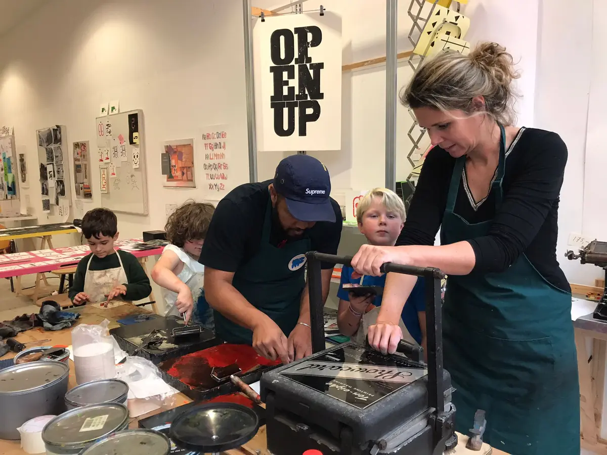 Het Familie Atelier (5+) — Grafisch Atelier Hilversum, Hilversum