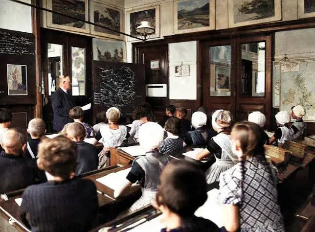 History of Primary Education in Geldrop — Weeffabriek, Geldrop