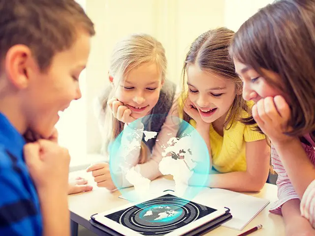 Digiplay: maak je eigen hologram! — Renkum, de Zoomerij Renkum, Renkum