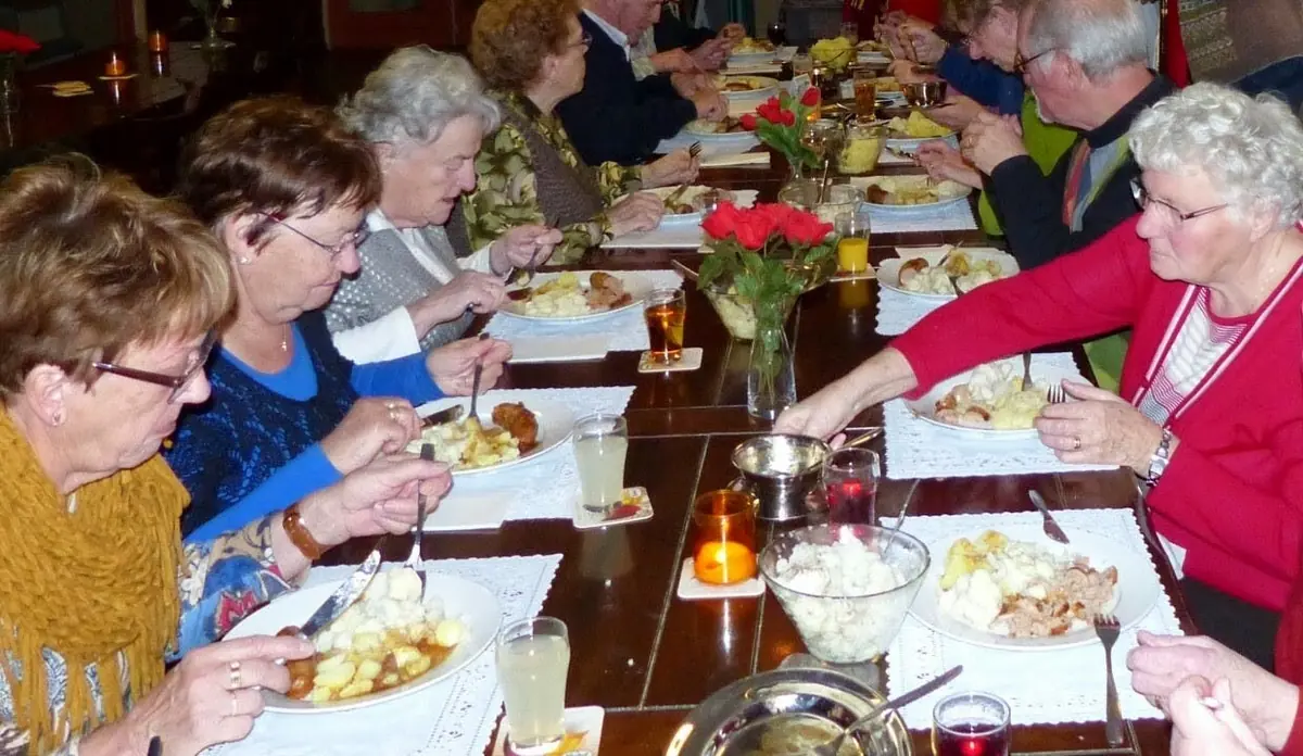 Eetpunt Weurt — Ontmoetingsplek De Kloosterhof, Weurt