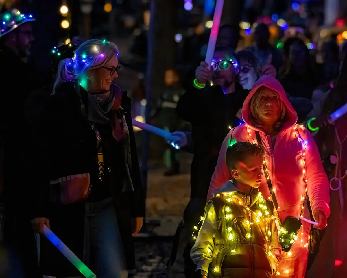 Dekoriere deine eigene Laterne für die Lichtjesparade! — de Korenbeurs, Schiedam