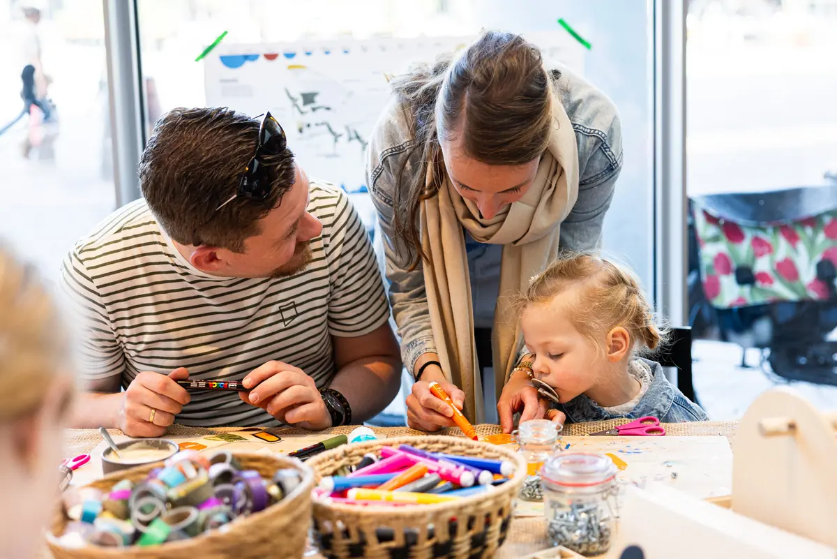 Gestalte deine eigene Brosche - Oktober Kindermonat — Fries Museum, Leeuwarden
