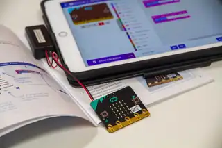 BiebFabriek: micro:bit: Baue und programmiere bewegliche Figuren - Treffen 1
