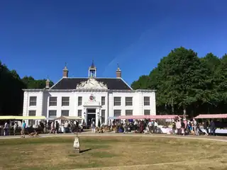 Brocante and Curiosities Market at Beeckestijn