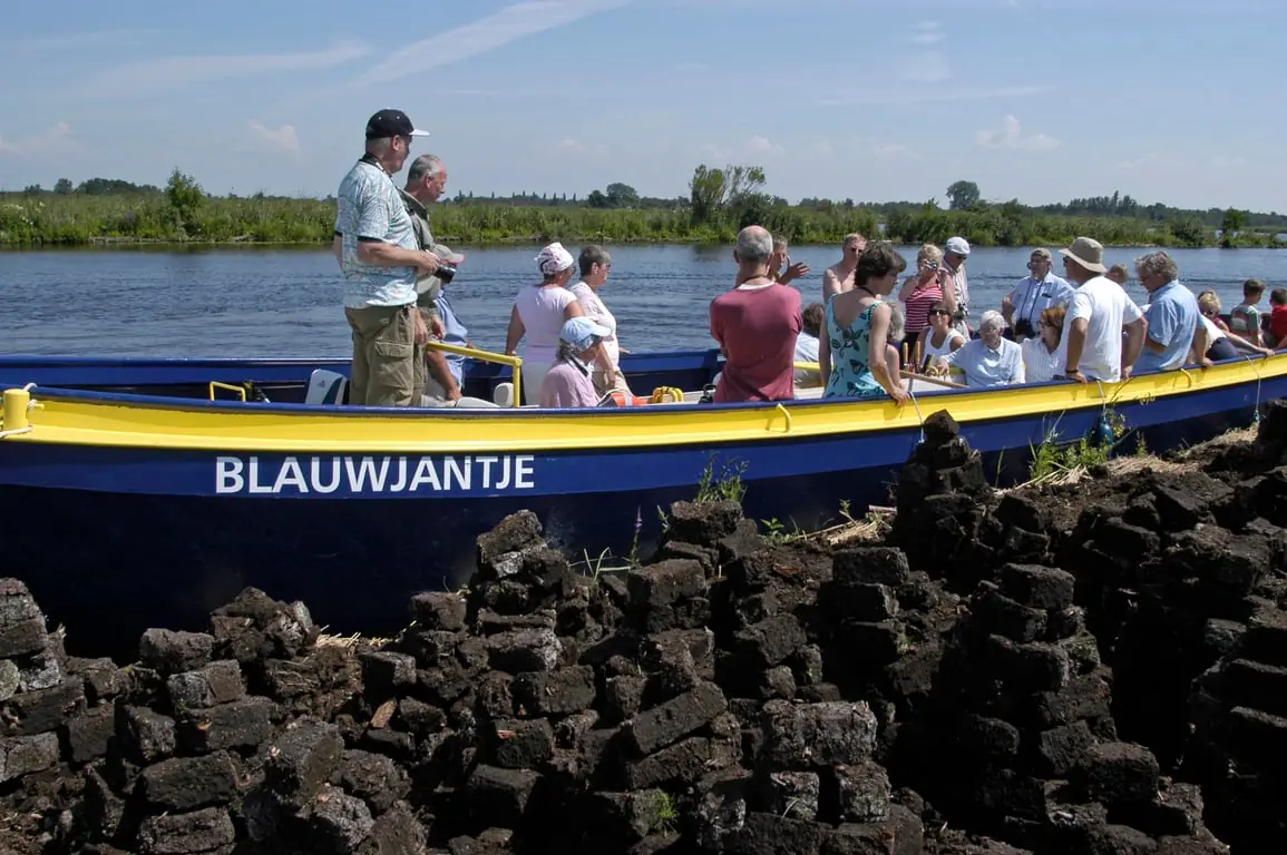 Smederij Museum Bootsfahrt auf den Nieuwkoopse Plassen — Aanlegsteiger Natuurmonumenten, Nieuwkoop