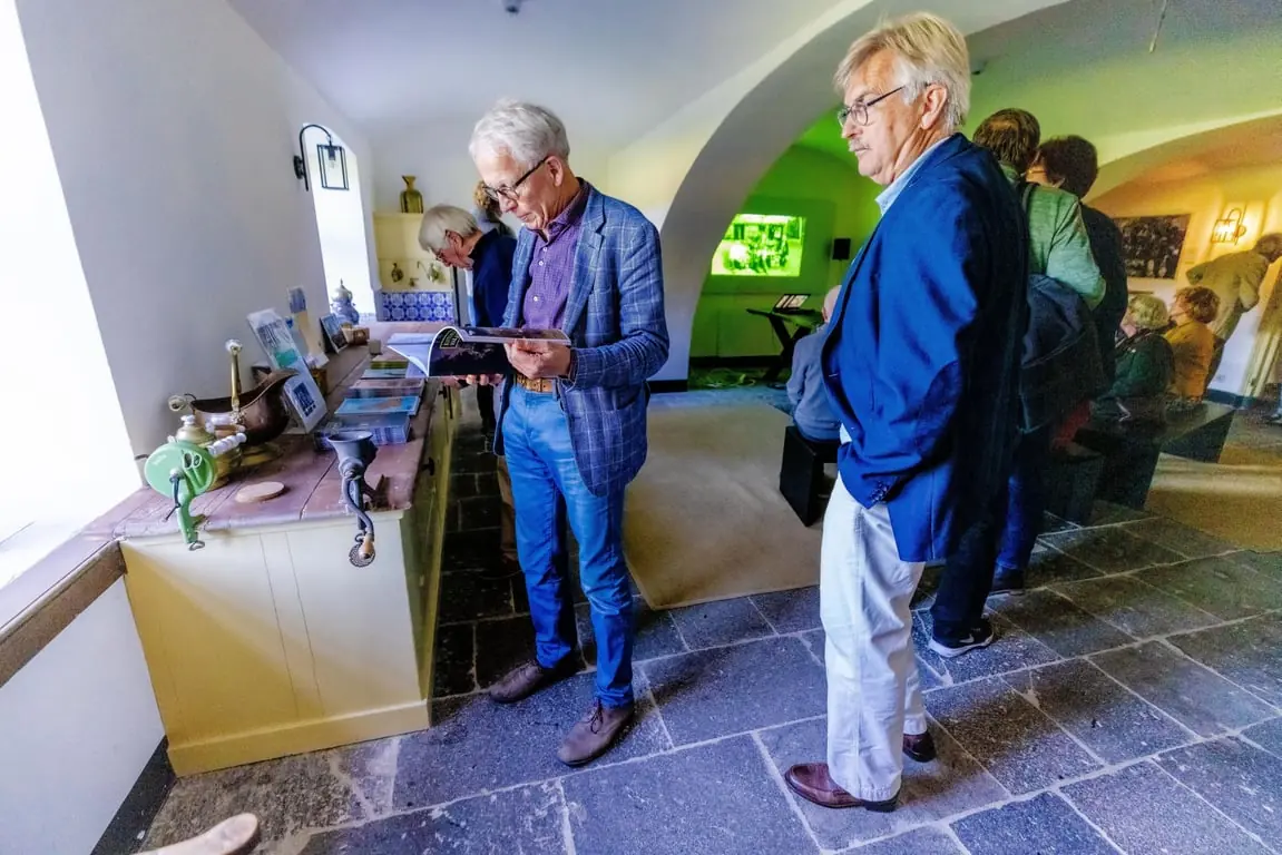 Besuch von Schloss Hackfort mit 'Wanderung durch den Keller' — Kasteel Hackfort, Vorden