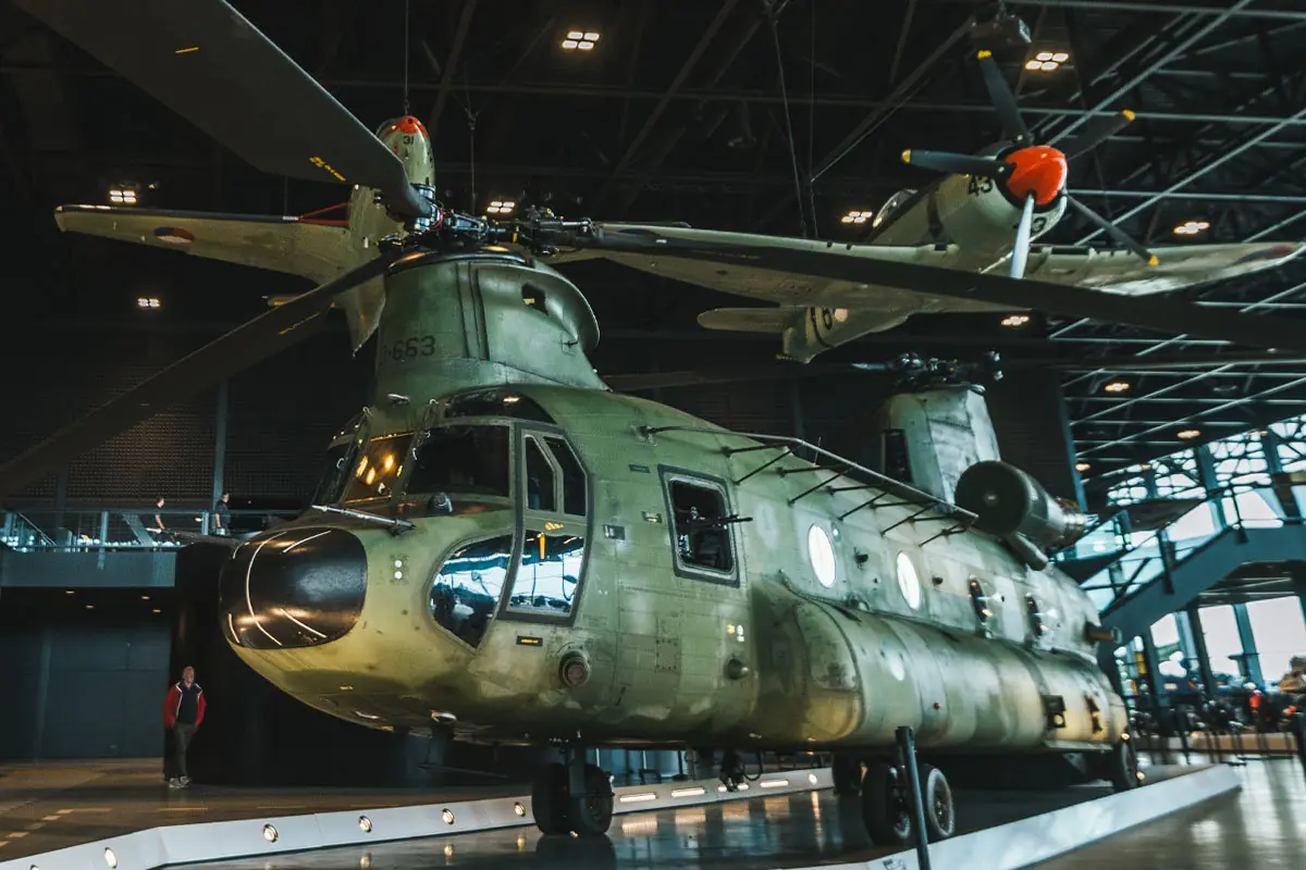 View the Chinook from Inside β Nationaal Militair Museum, Soest