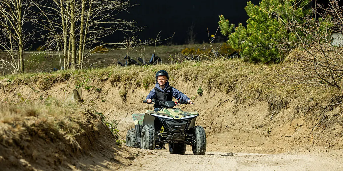 Mini-quad riding — Nationaal Militair Museum, Soest