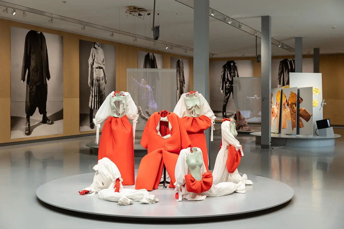 Lisa Konno Paul Kooiker — Museum Kranenburgh, Bergen