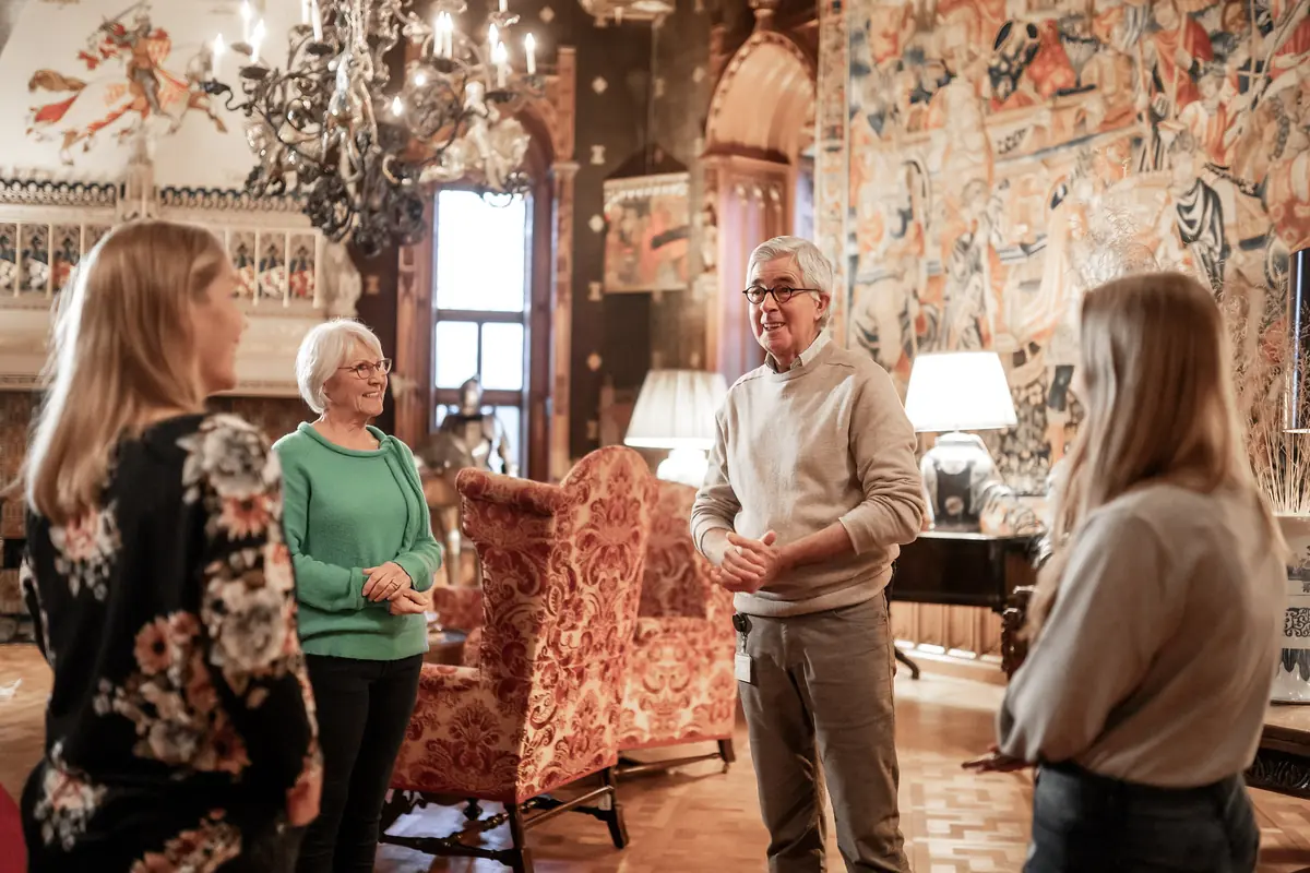 Guided tour for people with visual impairment — Kasteel de Haar, Haarzuilens