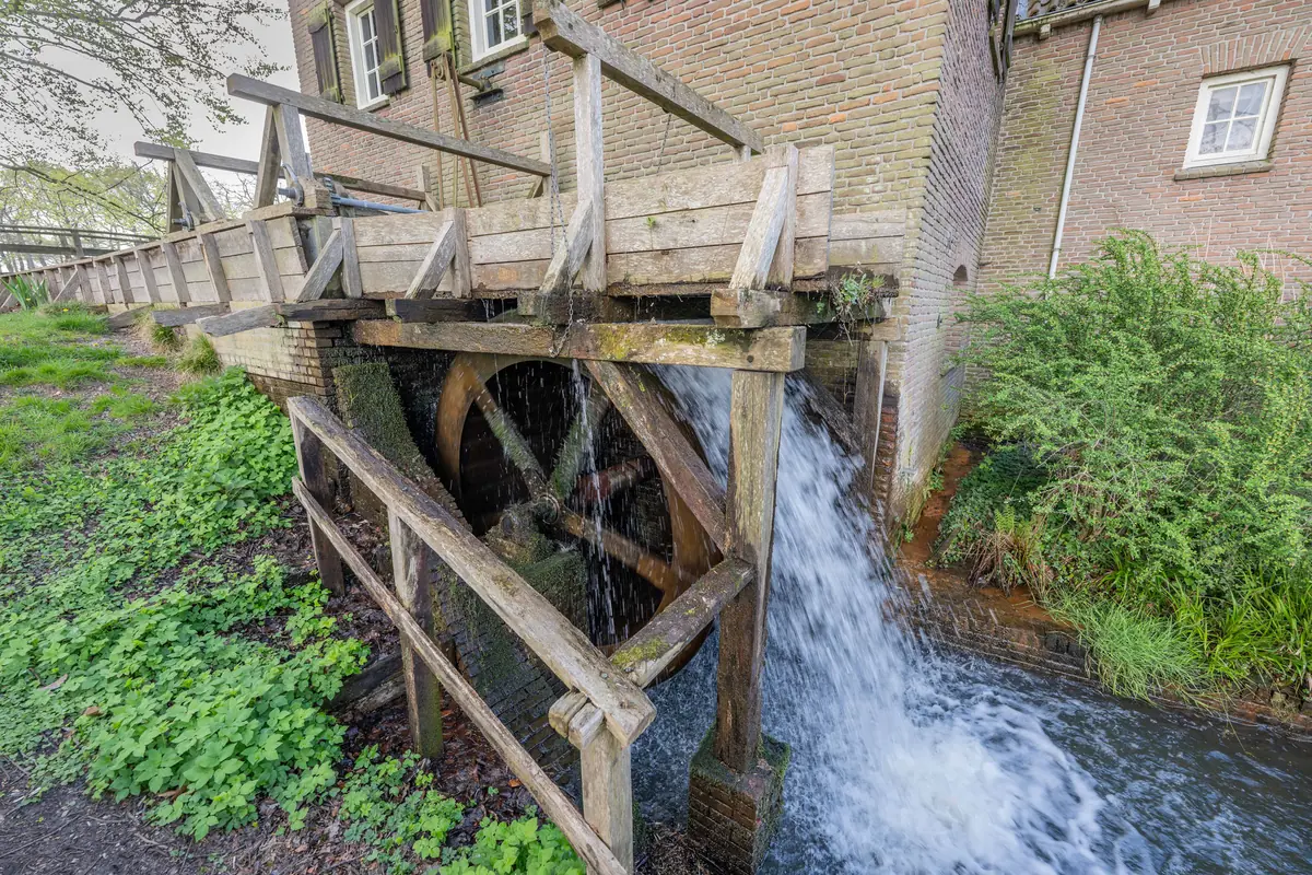 Flowing Past — Kasteel Cannenburch, Vaassen