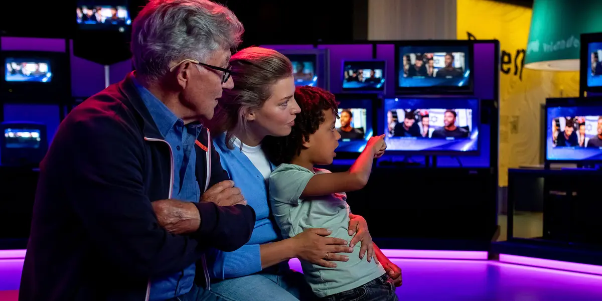 75 Jahre Fernsehen erleben — Mediamuseum Beeld & Geluid, Hilversum