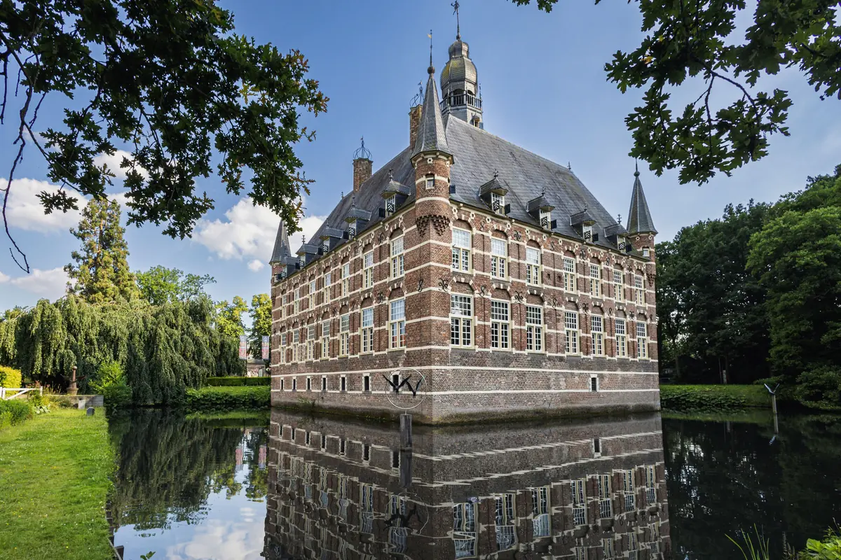 Reizarmer Abend im September — Museum Kasteel Wijchen, Wijchen