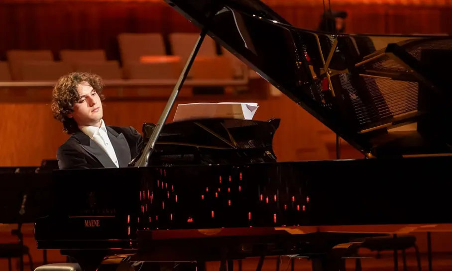 Aidan Mikdad spielt Chopins Sonate Nr. 3 und Beethovens Waldstein — Het Concertgebouw, Amsterdam