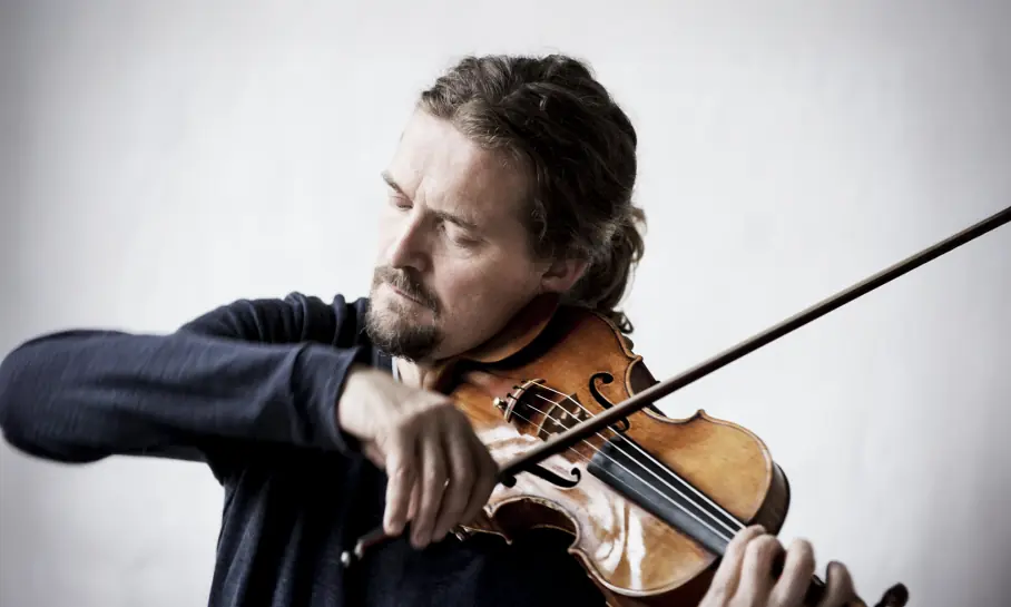 Violinvirtuose Christian Tetzlaff spielt Dvořák, dirigiert von Karina Canellakis — Het Concertgebouw, Amsterdam