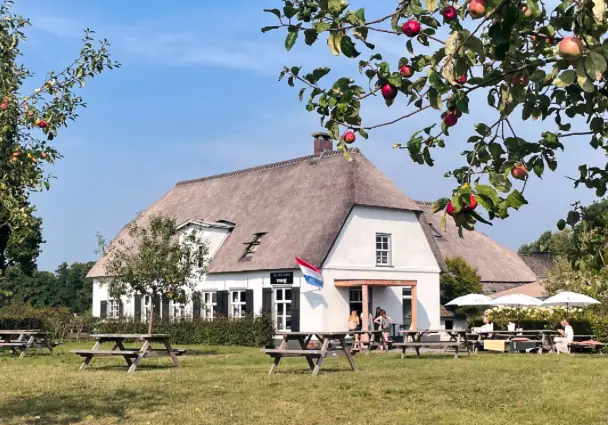 Uit het Raam - Restaurant Vroeg — Restaurant Vroeg, Bunnik