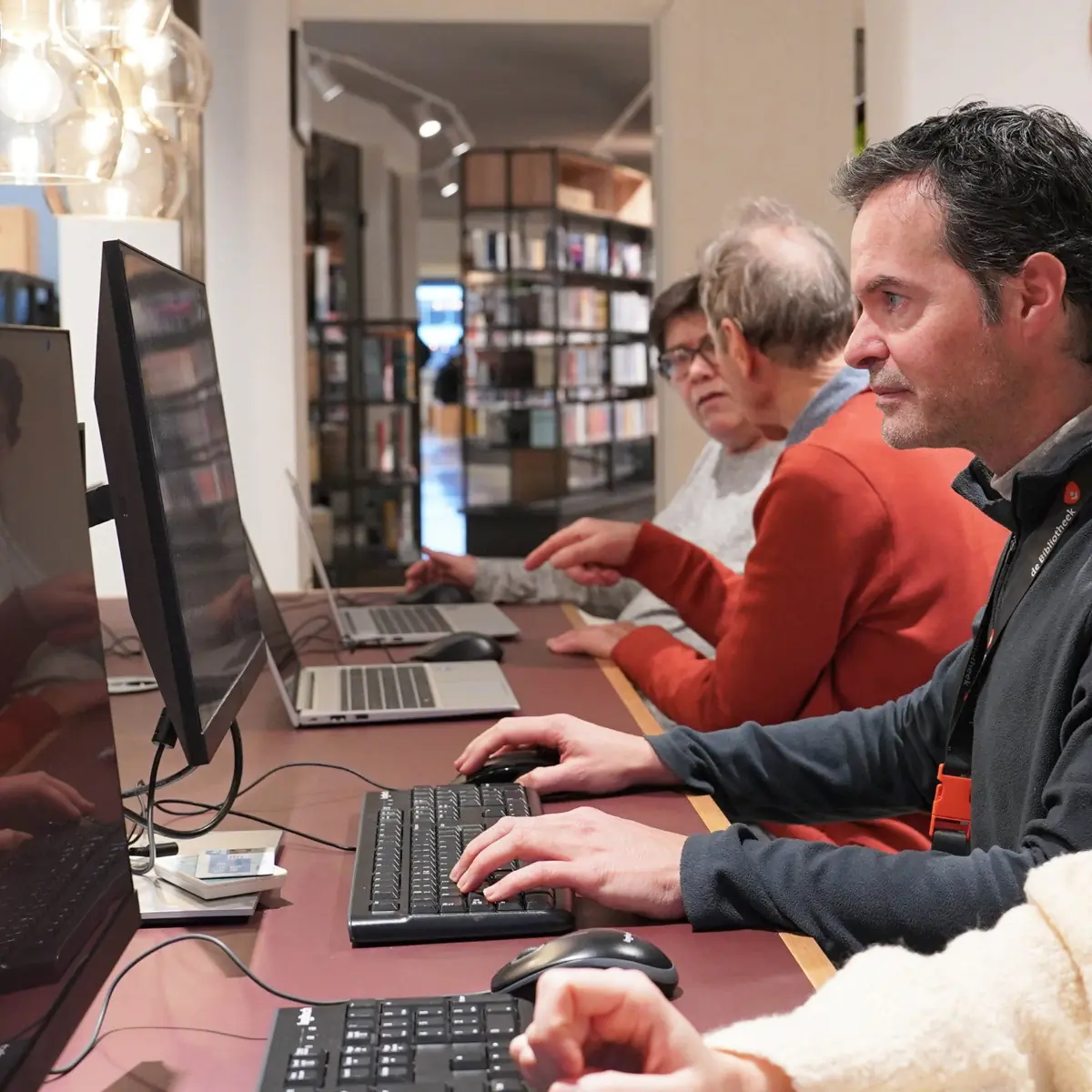 Digitale Übungsstunde in der Bibliothek — Bibliotheek Leidschendam, Leidschendam