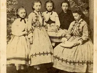 Genealogy Café: Explore Your Family History