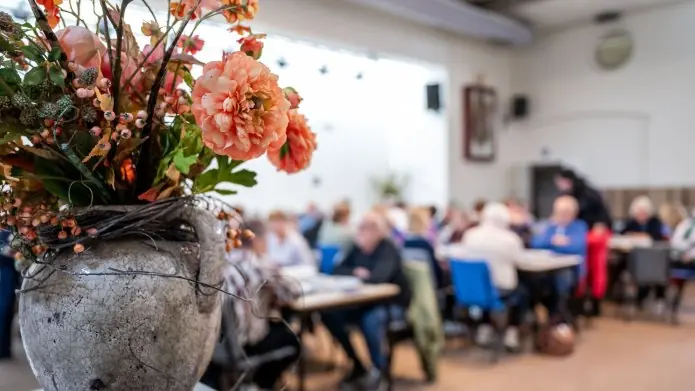Treffen zu Geldsorgen, Begegnung und Vernetzung — Connect College, Echt