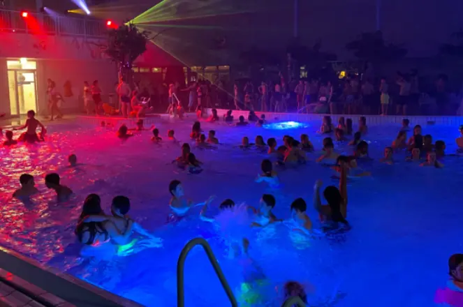 Discozwemmen — Badweg 21, Lelystad